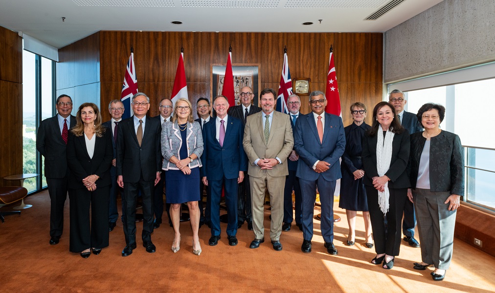 Group photo of Chief Justice Wagner, Justices Karakatsanis and Côté and other colloquium participants